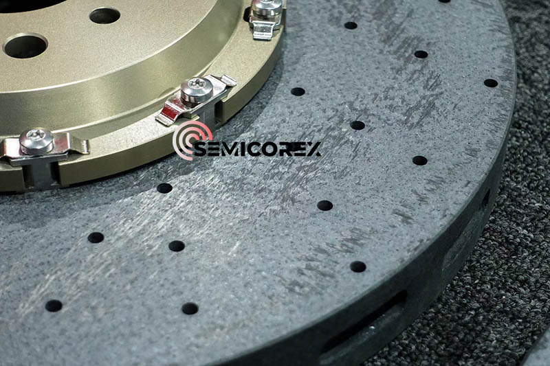 การวิเคราะห์ระบบเบรกคอมโพสิตคาร์บอน-เซรามิก